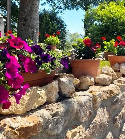 Agradable Casa De Campo Con Piscina Сasa de vacaciones
